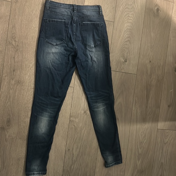 FASHIONOVA ripped jeans - Picture 7 of 7